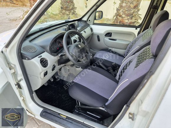 2004 MODEL 1.5 CAMLI KOLTUKLU KANGO TAKAS OLUR