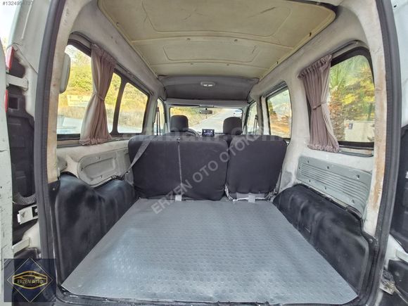 2004 MODEL 1.5 CAMLI KOLTUKLU KANGO TAKAS OLUR