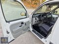 2004 MODEL 1.5 CAMLI KOLTUKLU KANGO TAKAS OLUR