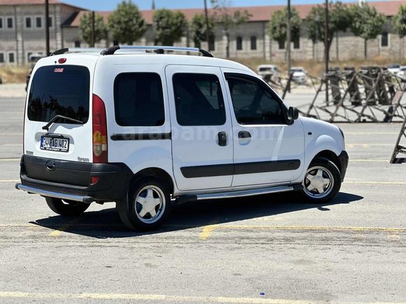 ÖZTÜRK OTOMOTİVDEN 2004 1.5 DİZEL KANGO