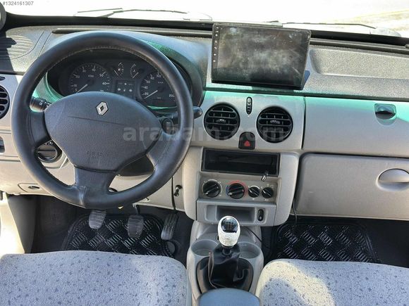 ÖZTÜRK OTOMOTİVDEN 2004 1.5 DİZEL KANGO