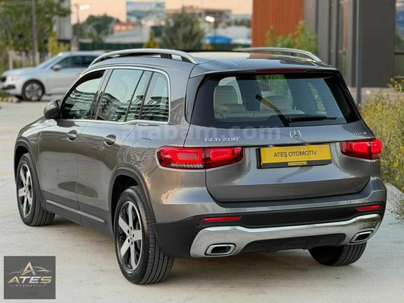 BOYASIZ 2022 MERCEDES GLB 200+ 4 MATİC -CAM TAVAN- COMMAND