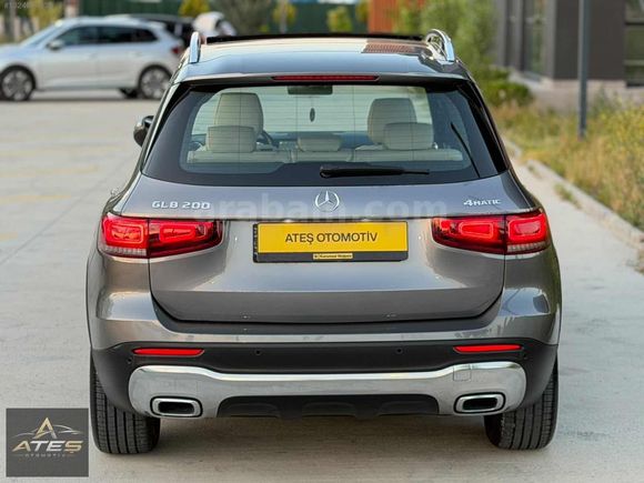 BOYASIZ 2022 MERCEDES GLB 200+ 4 MATİC -CAM TAVAN- COMMAND