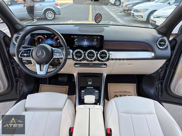 BOYASIZ 2022 MERCEDES GLB 200+ 4 MATİC -CAM TAVAN- COMMAND