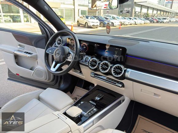 BOYASIZ 2022 MERCEDES GLB 200+ 4 MATİC -CAM TAVAN- COMMAND