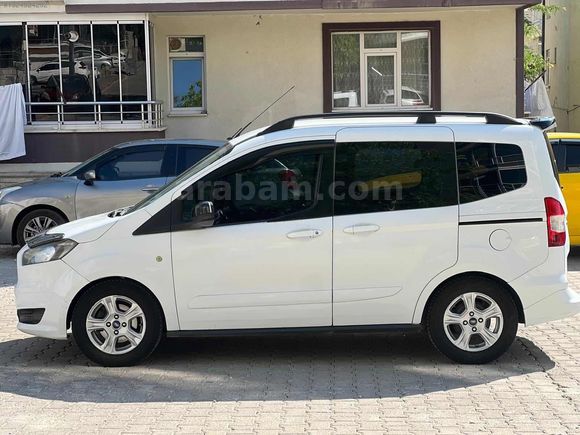 2017 Ford Courier delux