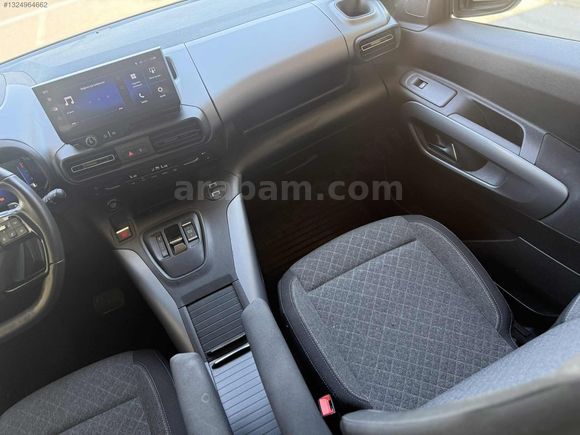2024 Opel Combo Ultimate Cam Tavan 360K Boyasız