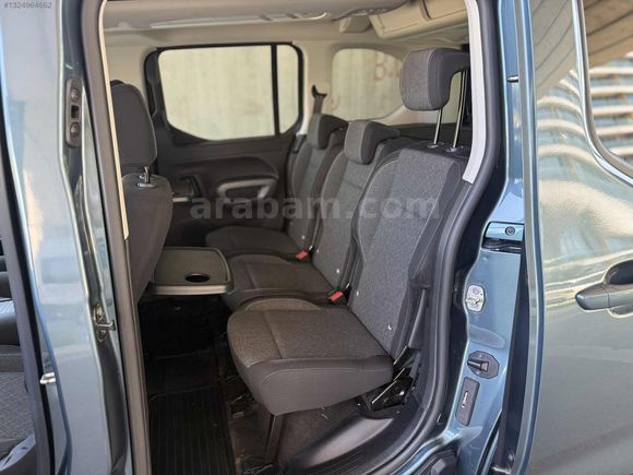 2024 Opel Combo Ultimate Cam Tavan 360K Boyasız