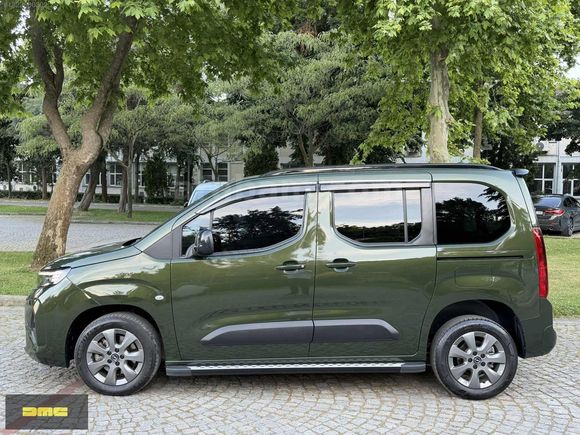 2025 ÇIKIŞLI OPEL COMBO 1.5 D 130 Bg/E-TOGGLE/BOYASIZ/20.ooo KM/