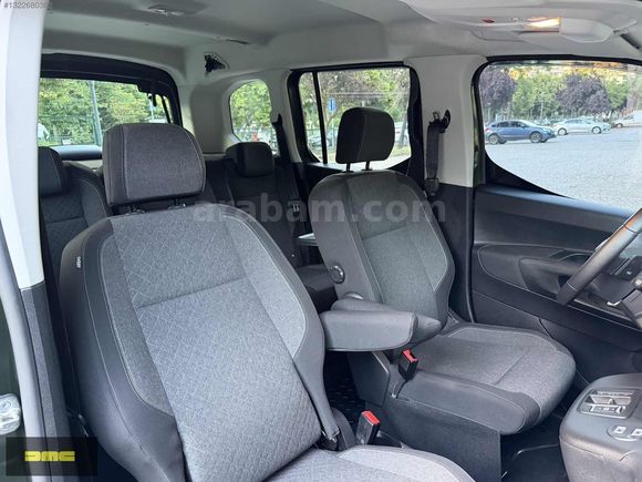 2025 ÇIKIŞLI OPEL COMBO 1.5 D 130 Bg/E-TOGGLE/BOYASIZ/20.ooo KM/