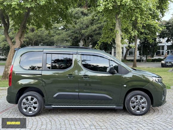 2025 ÇIKIŞLI OPEL COMBO 1.5 D 130 Bg/E-TOGGLE/BOYASIZ/20.ooo KM/