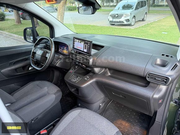 2025 ÇIKIŞLI OPEL COMBO 1.5 D 130 Bg/E-TOGGLE/BOYASIZ/20.ooo KM/