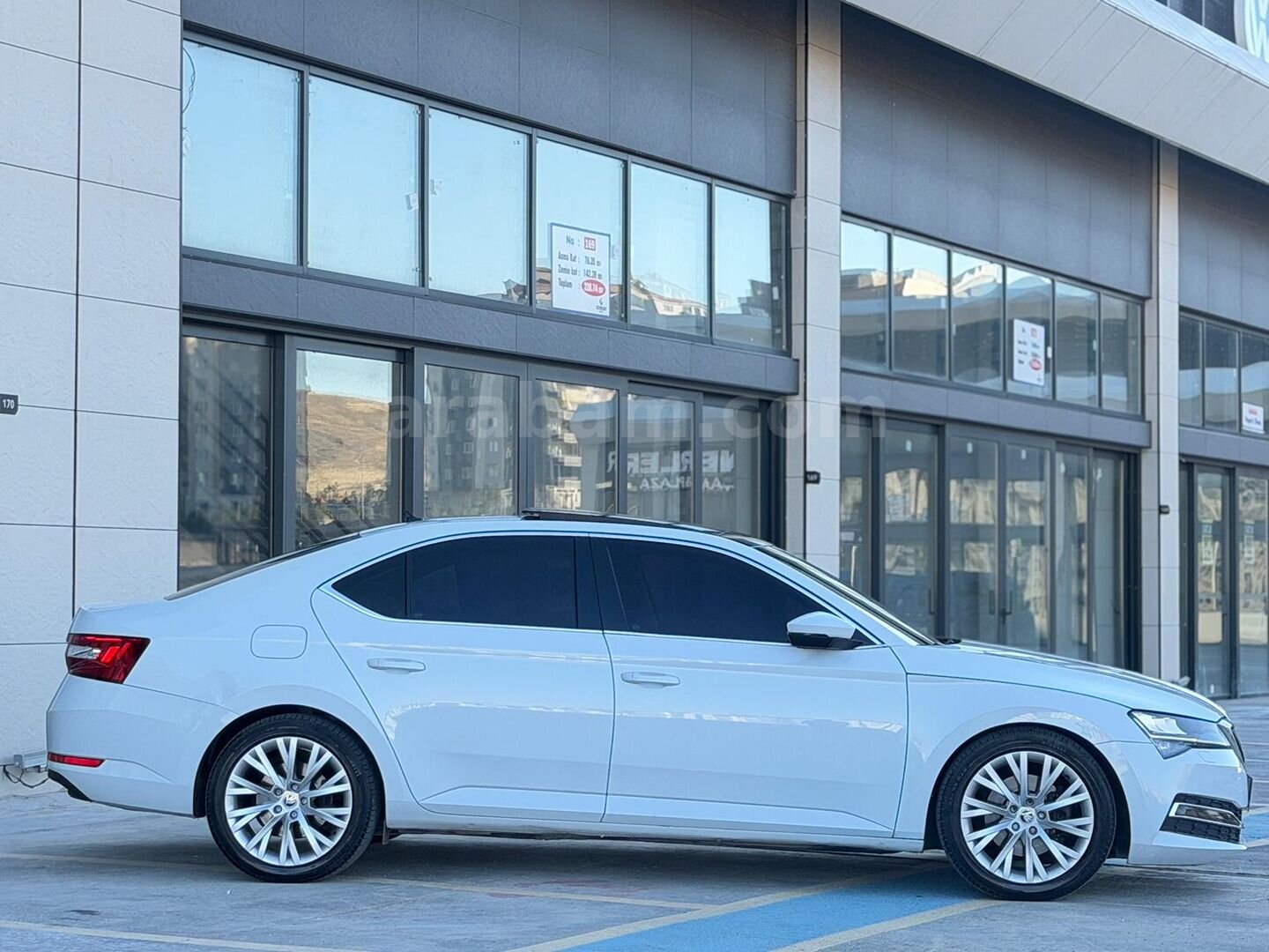 Galeriden Skoda SuperB 1.5 TSI Prestige 2020 Model Gaziantep 121.000 km Beyaz 4