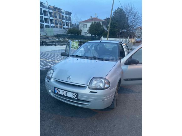 Sahibinden Renault Clio 1.4 RNA 2001 Model 