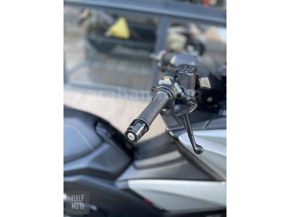 HALF MOTO 2021 KYMCO AK 550