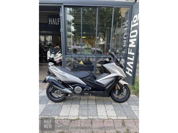 HALF MOTO 2021 KYMCO AK 550