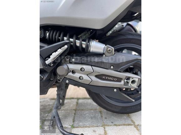 HALF MOTO 2021 KYMCO AK 550