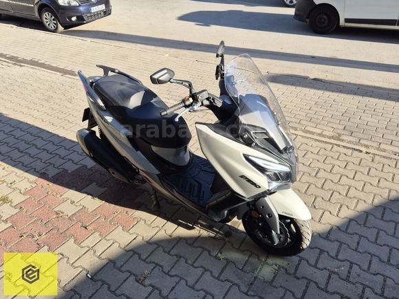 2400KMDE HATASIZ TRAMERSİZ 250CC MAXİSCOOTER