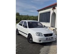 Sahibinden Hyundai Accent 1.3 Admire 2005 Model  304.000 km Beyaz