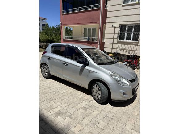 Sahibinden Hyundai i20 1.4 CVVT Jump 2012 Model 