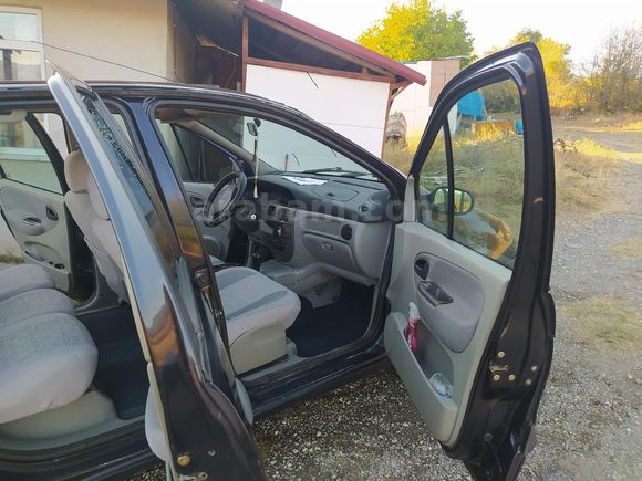 Sahibinden Renault Scenic 1.6 RXT 2001 Model