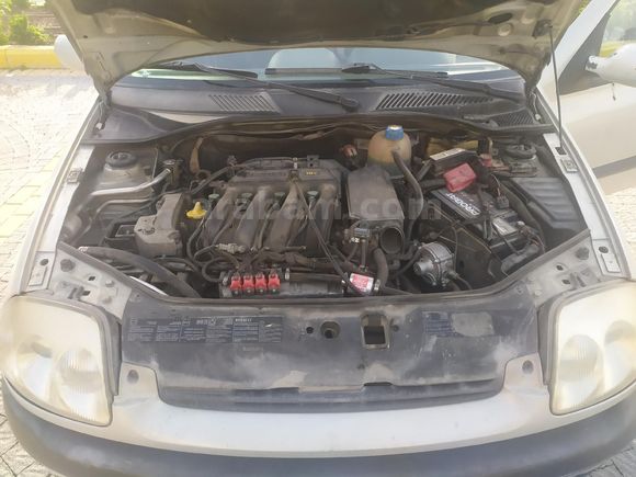Sahibinden Renault Clio 1.6 Dynamique 2002 Model  195.000 km Gri (Gümüş)