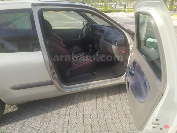 Sahibinden Renault Clio 1.6 Dynamique 2002 Model  195.000 km Gri (Gümüş)