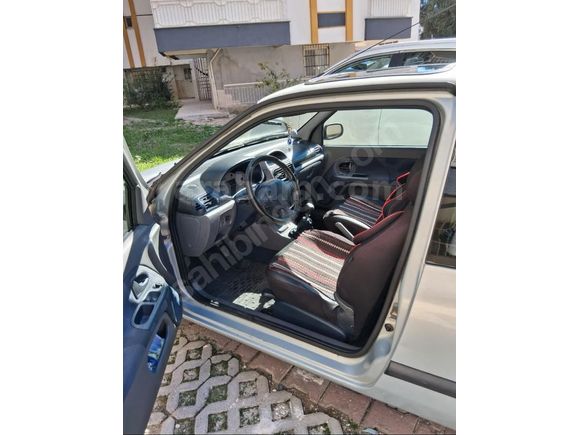 Sahibinden Renault Clio 1.6 Dynamique 2002 Model  195.000 km Gri (Gümüş)