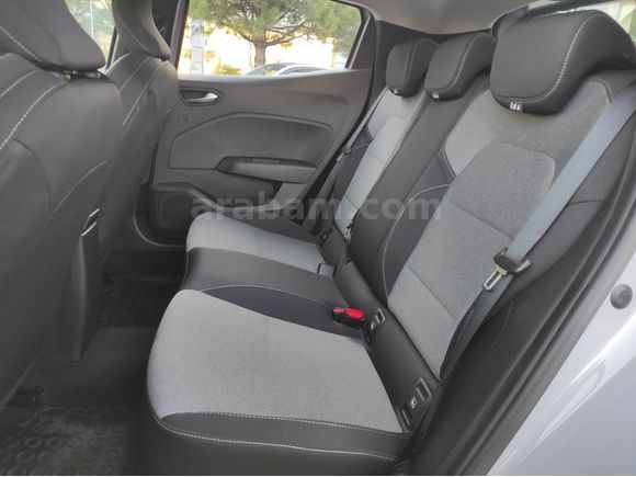 KUMRU OTOMOTİV'DEN 2025 CLİO 1.0 TCE 90HP EVOLUTİON X-TRONİC GSR