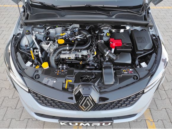 KUMRU OTOMOTİV'DEN 2025 CLİO 1.0 TCE 90HP EVOLUTİON X-TRONİC GSR