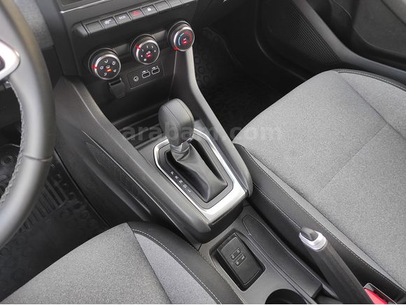 KUMRU OTOMOTİV'DEN 2025 CLİO 1.0 TCE 90HP EVOLUTİON X-TRONİC GSR