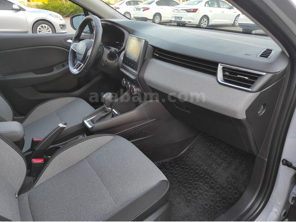 KUMRU OTOMOTİV'DEN 2025 CLİO 1.0 TCE 90HP EVOLUTİON X-TRONİC GSR