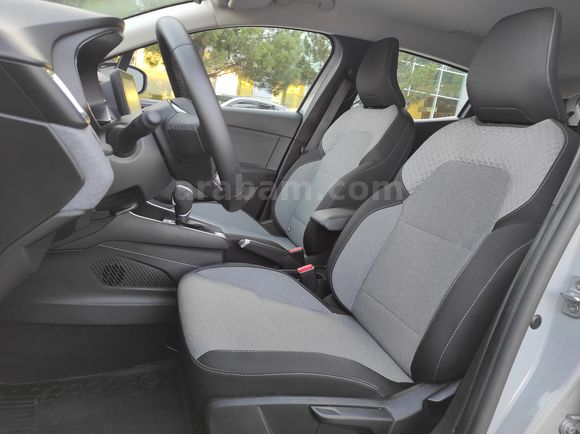 KUMRU OTOMOTİV'DEN 2025 CLİO 1.0 TCE 90HP EVOLUTİON X-TRONİC GSR