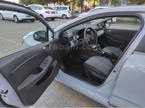 KUMRU OTOMOTİV'DEN 2025 CLİO 1.0 TCE 90HP EVOLUTİON X-TRONİC GSR