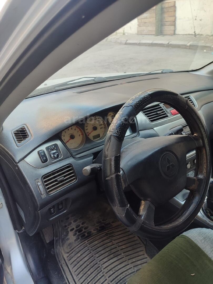 Sahibinden Mitsubishi Lancer 1.6 Comfort 2006 Model Mersin 177.000 km Gri (Gümüş) 4