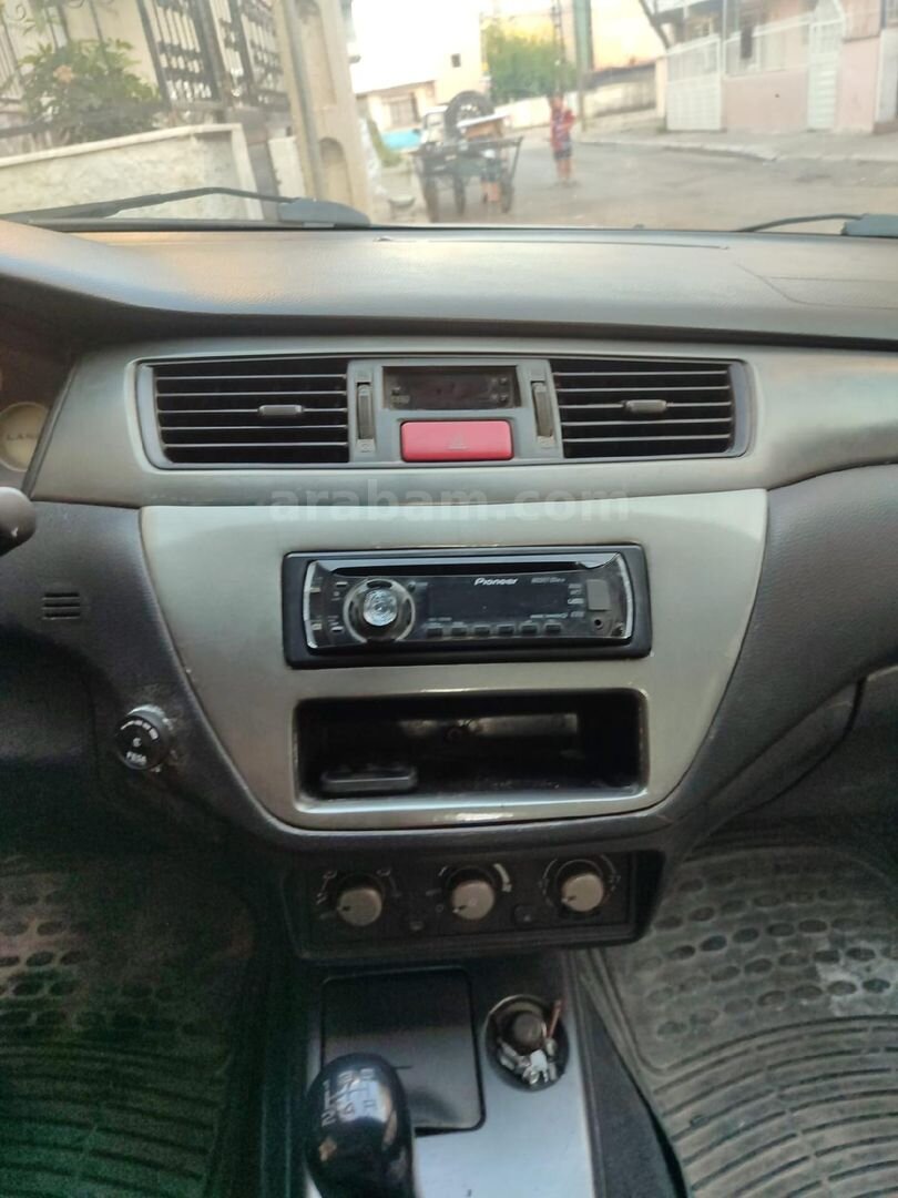 Sahibinden Mitsubishi Lancer 1.6 Comfort 2006 Model Mersin 177.000 km Gri (Gümüş) 7