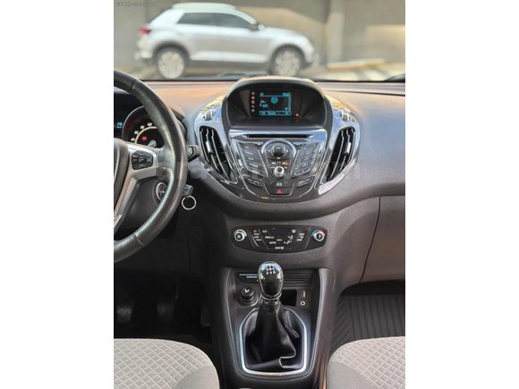 HATASIZ BOYASIZ OTOMOBİL RUHSATLI COURİER