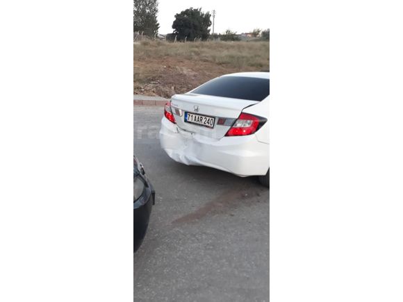 MEMURDAN SATILIK 2012 MODEL DÜŞÜK KM Lİ 40.YILA ÖZEL HONDA CİVİC FB7