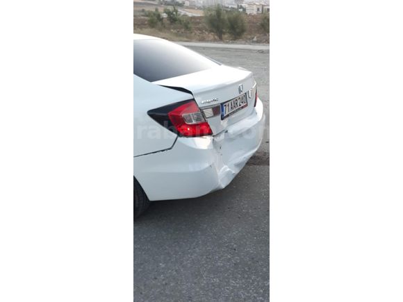MEMURDAN SATILIK 2012 MODEL DÜŞÜK KM Lİ 40.YILA ÖZEL HONDA CİVİC FB7