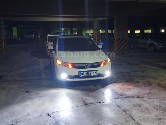 MEMURDAN SATILIK 2012 MODEL DÜŞÜK KM Lİ 40.YILA ÖZEL HONDA CİVİC FB7