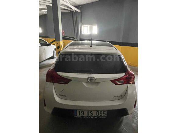Sahibinden Toyota Auris 1.4 D-4D Active Skypack 2013 Model 