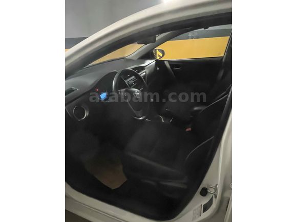 Sahibinden Toyota Auris 1.4 D-4D Active Skypack 2013 Model 