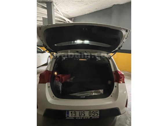 Sahibinden Toyota Auris 1.4 D-4D Active Skypack 2013 Model 