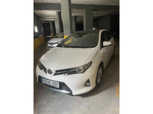 Sahibinden Toyota Auris 1.4 D-4D Active Skypack 2013 Model 