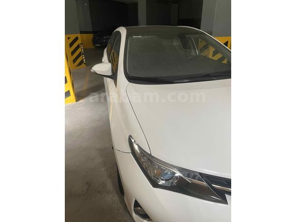 Sahibinden Toyota Auris 1.4 D-4D Active Skypack 2013 Model 