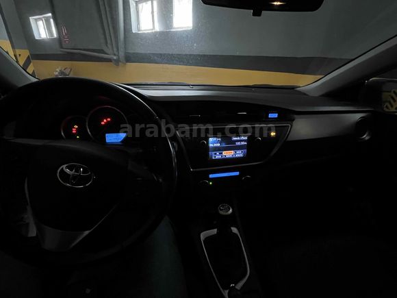 Sahibinden Toyota Auris 1.4 D-4D Active Skypack 2013 Model 