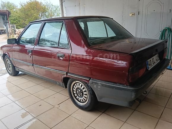 Renault R 9 1.4 Broadway ORTA KASA 1995 Model Antalya