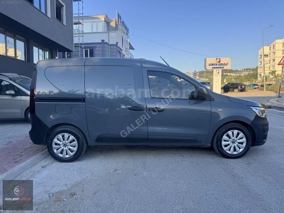 GALERİ UĞUR'DAN 2021 RENAULT EXPRESS VAN