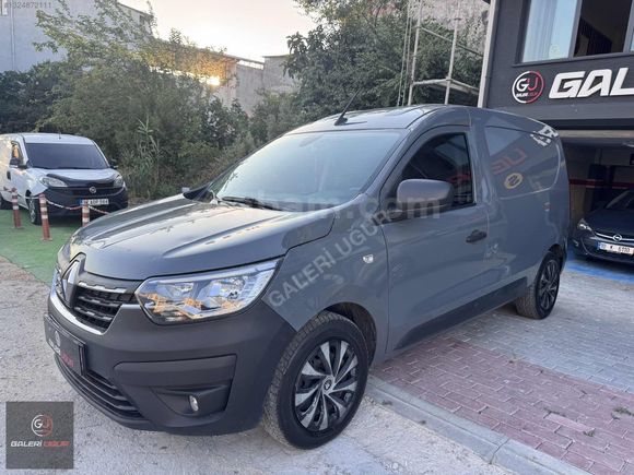 GALERİ UĞUR'DAN 2021 RENAULT EXPRESS VAN