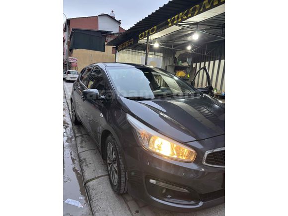 Sahibinden Kia Ceed 1.6 CRDi Comfort 2015 Model 